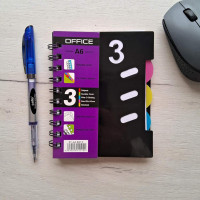 Блокнот на пружині збоку А6 "Office", 120 л. у клітинку з 3 пластиковими роздільниками, ассорті