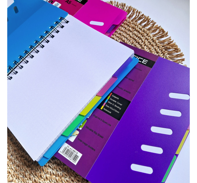Блокнот на спіралі збоку "Note book" А5, 120арк. в клітинку з 5 пластиковими розділювачами, асорті