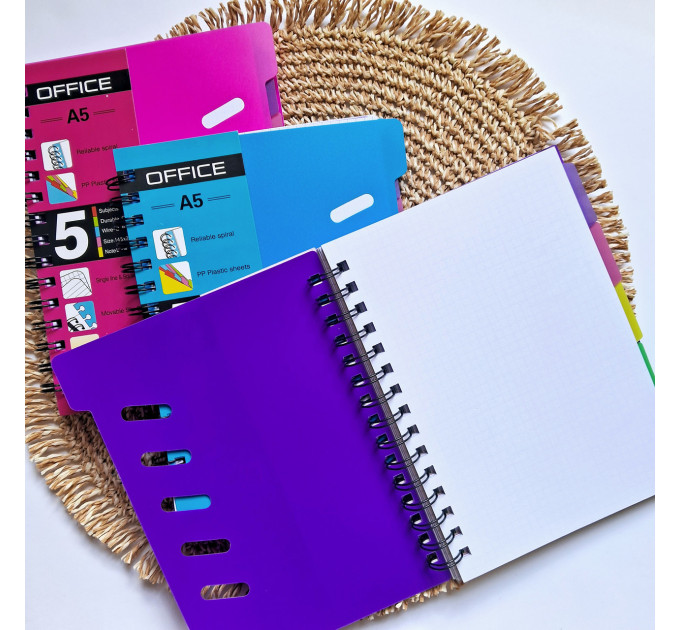 Блокнот на спіралі збоку "Note book" А5, 120арк. в клітинку з 5 пластиковими розділювачами, асорті